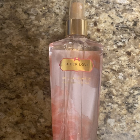VICTORIA’S SECRET SHEER LOVE FRAGRANCE MIST - Picture 5 of 8